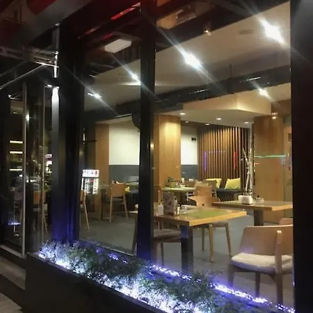 Kardinal Hotel 2*